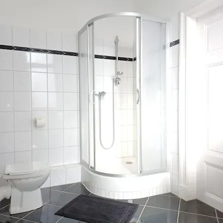 In Old Town, King Bed Apartamento