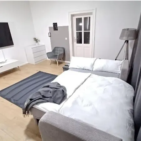 In Old Town, King Bed Apartament