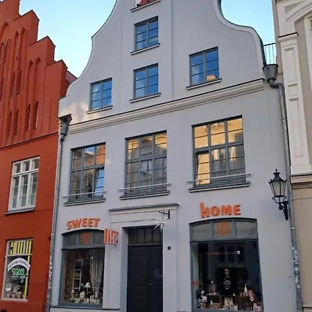 In Old Town, King Bed Apartament Wißmar